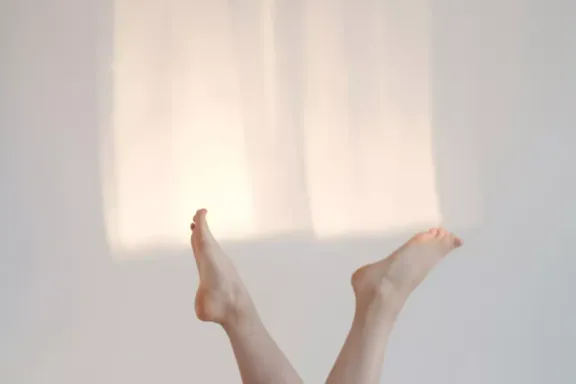 Piernas depiladas de mujer