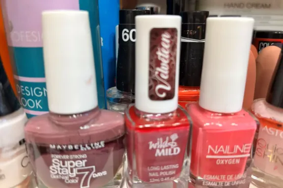 Botes de lacas de uñas