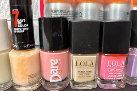 Botes de lacas de uñas